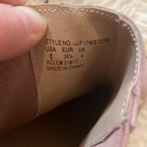 Joe’s Jeans Women’s Rose Mica Chelsea Bootie NWOB Sz 6M Suede Pointed Toe - Picture 6 of 9
